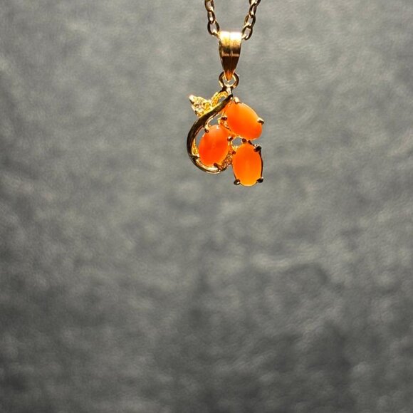 Vintage agate Pendant Necklace, Dolphin Ore, 18K Gold Electroplate - Picture 1 of 3